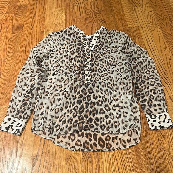 Equipment Woman’s Leopard Print Silk Button Down Size XS - Picture 1 of 5